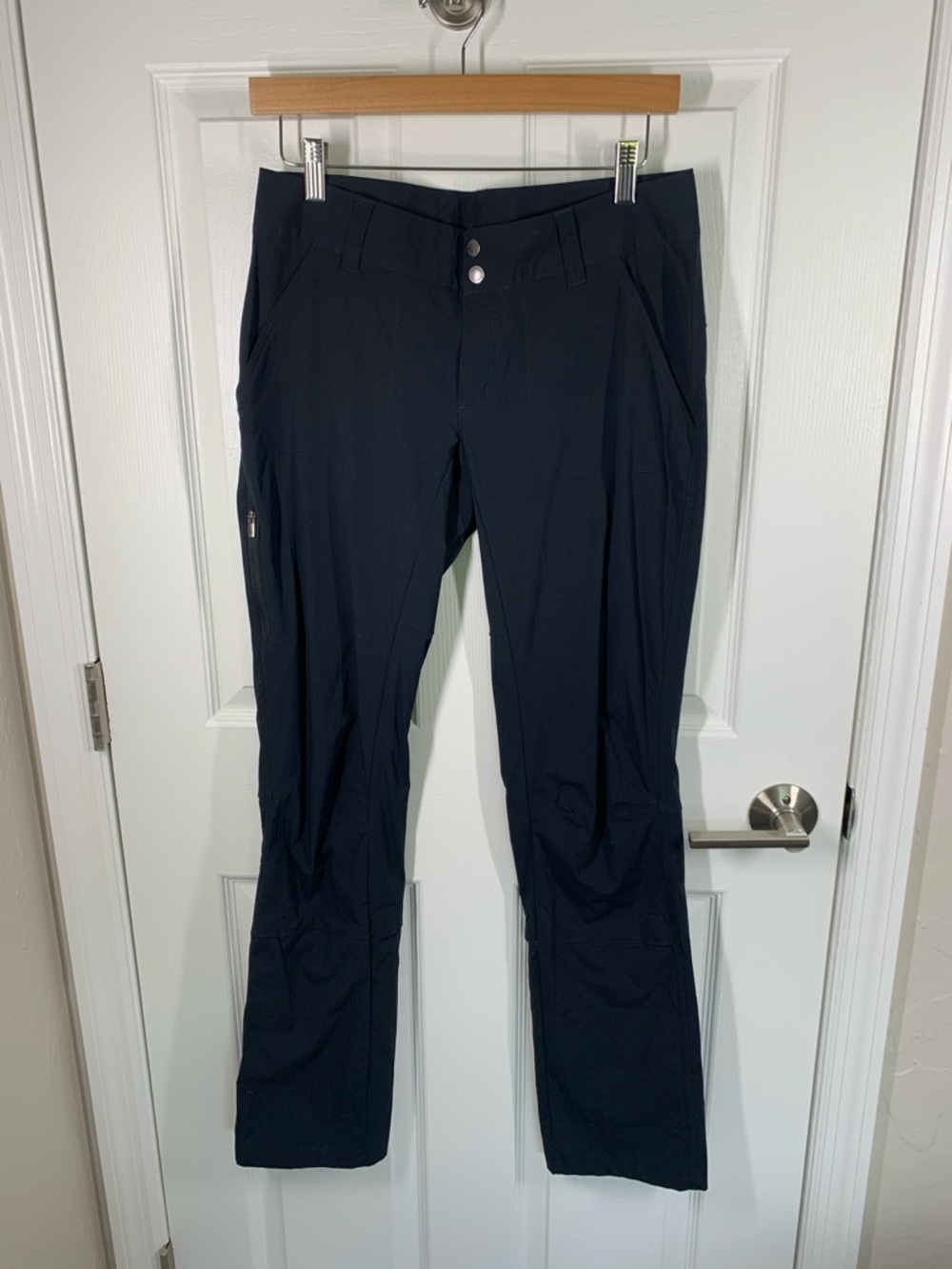 Columbia omni-shield black outdoor, gorpcore, hiking, camping, pants size 6